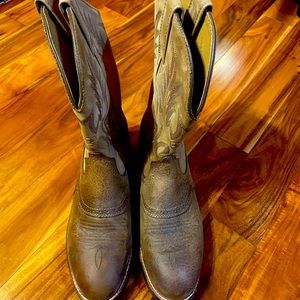 Ariat men’s cowboy boots size 10EE